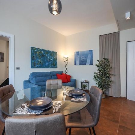 Visconti 46 Central Apartments Барі Екстер'єр фото
