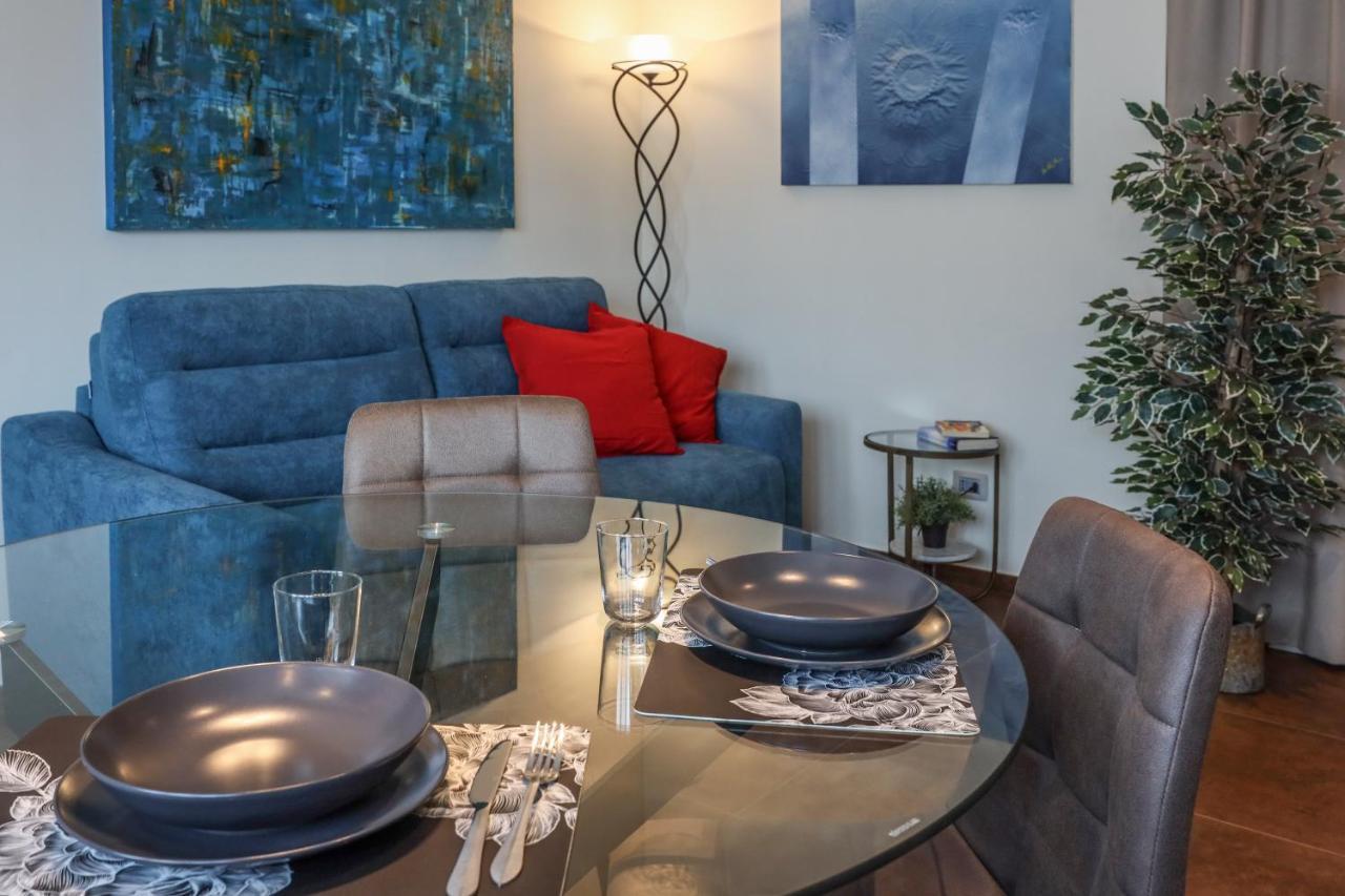 Visconti 46 Central Apartments Барі Екстер'єр фото