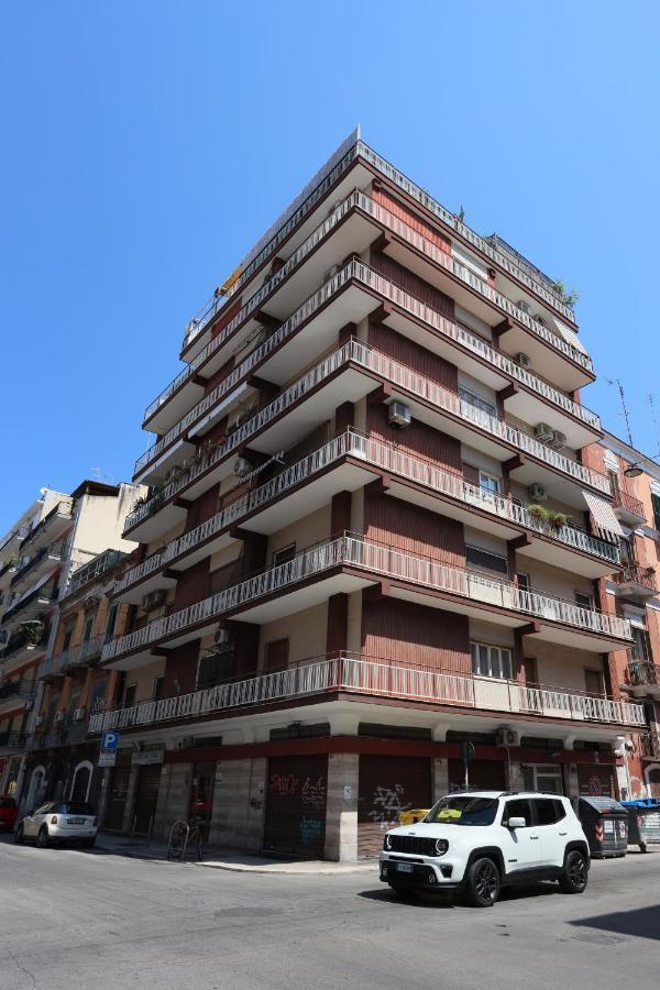 Visconti 46 Central Apartments Барі Екстер'єр фото
