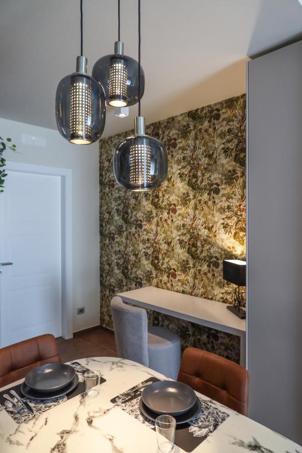 Visconti 46 Central Apartments Барі Екстер'єр фото