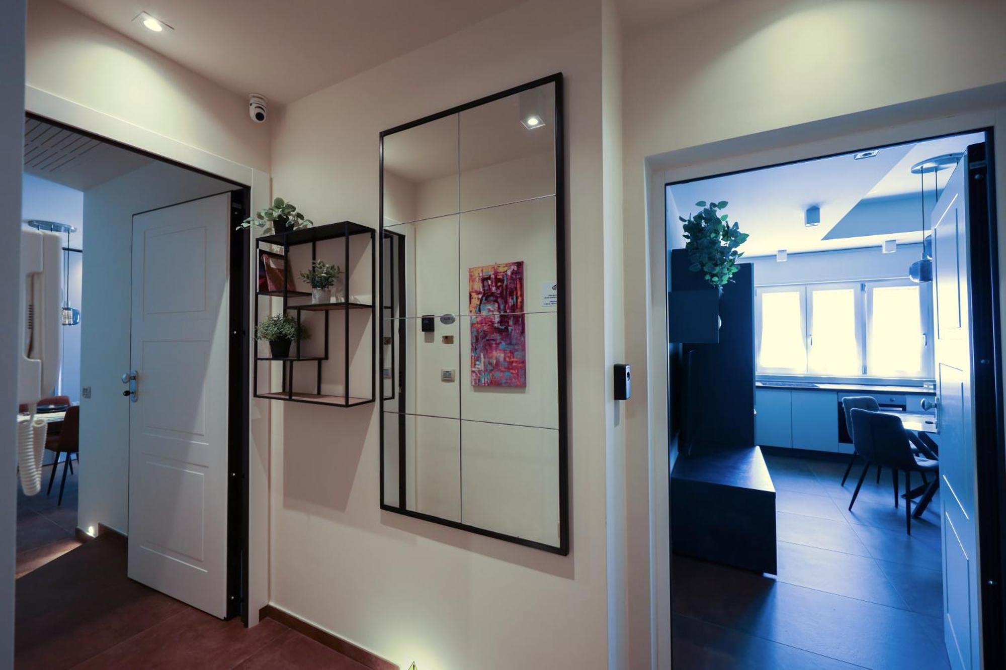 Visconti 46 Central Apartments Барі Екстер'єр фото